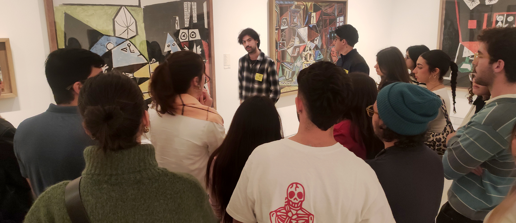 Visita a sales: diàleg davant l'obra