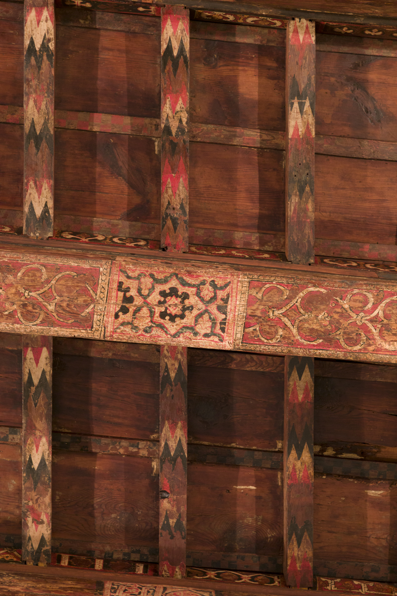 Palau Aguilar. Forjat de fusta policromada, localitzat a la planta primera del sector meridional de la finca. Les pintures de l'enteixinat van ser datades per l'historiador de l'art J. Ainaud de Lasarte en el darrer quart del S. XIII. Barcelona, 19 de novembre del 2020. Museu Picasso, Barcelona