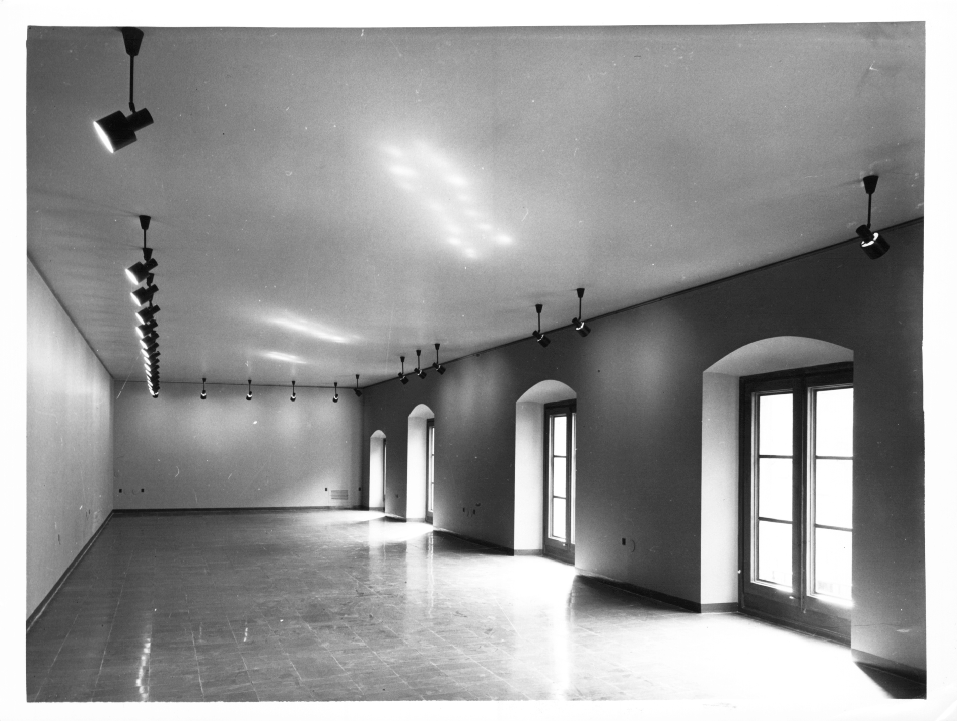 Sala d’exposició del Palau Berenguer d’Aguilar Barcelona, 1963. Fotografia: Mas. Museu Picasso, Barcelona