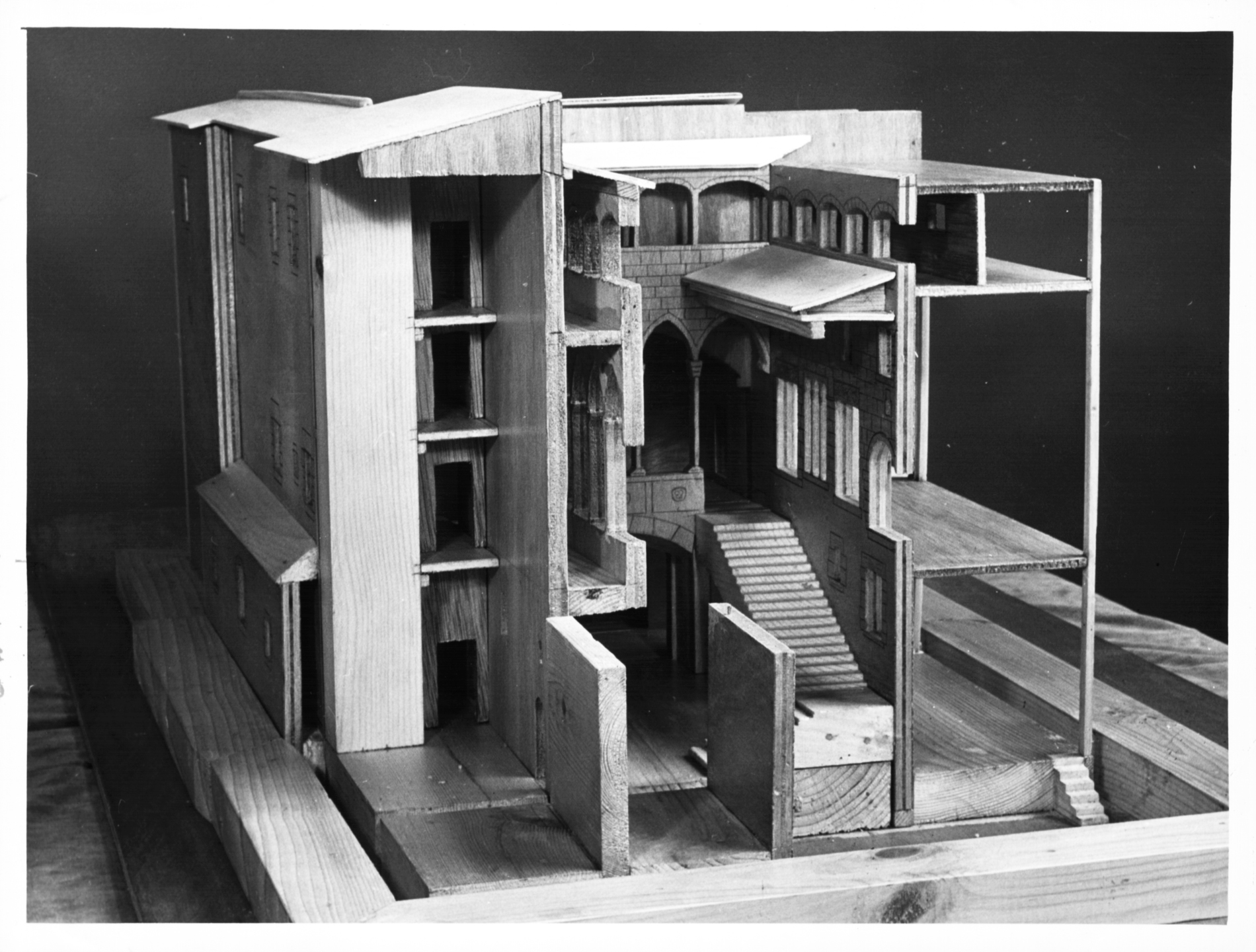 Maqueta del palau Berenguer d'Aguilar Barcelona, c. 1960. Fotografia: autoria desconeguda. Museu Picasso, Barcelona
