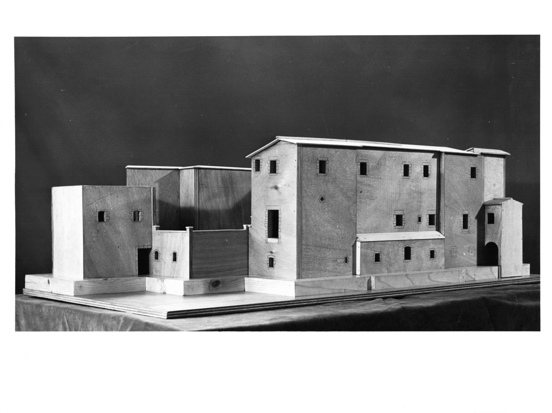 Maqueta del palau Berenguer d'Aguilar Barcelona, c. 1960. Fotografia: autoria desconeguda. Museu Picasso, Barcelona