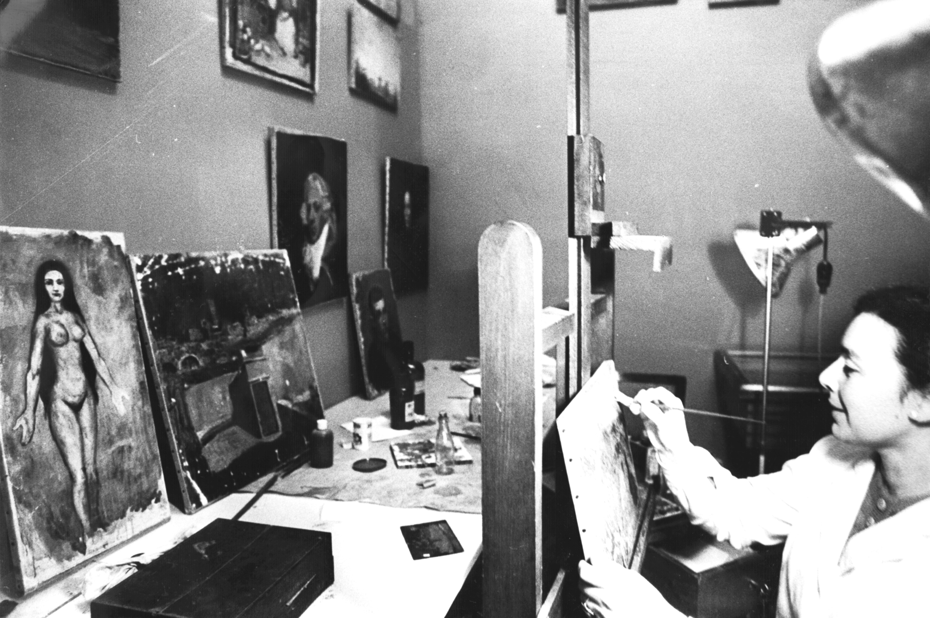 Treballs de restauració de les obres objecte de la donació que Pablo Picasso va fer l’any 1970 Barcelona, 1970. Fotografia: autoria desconeguda. Museu Picasso, Barcelona
