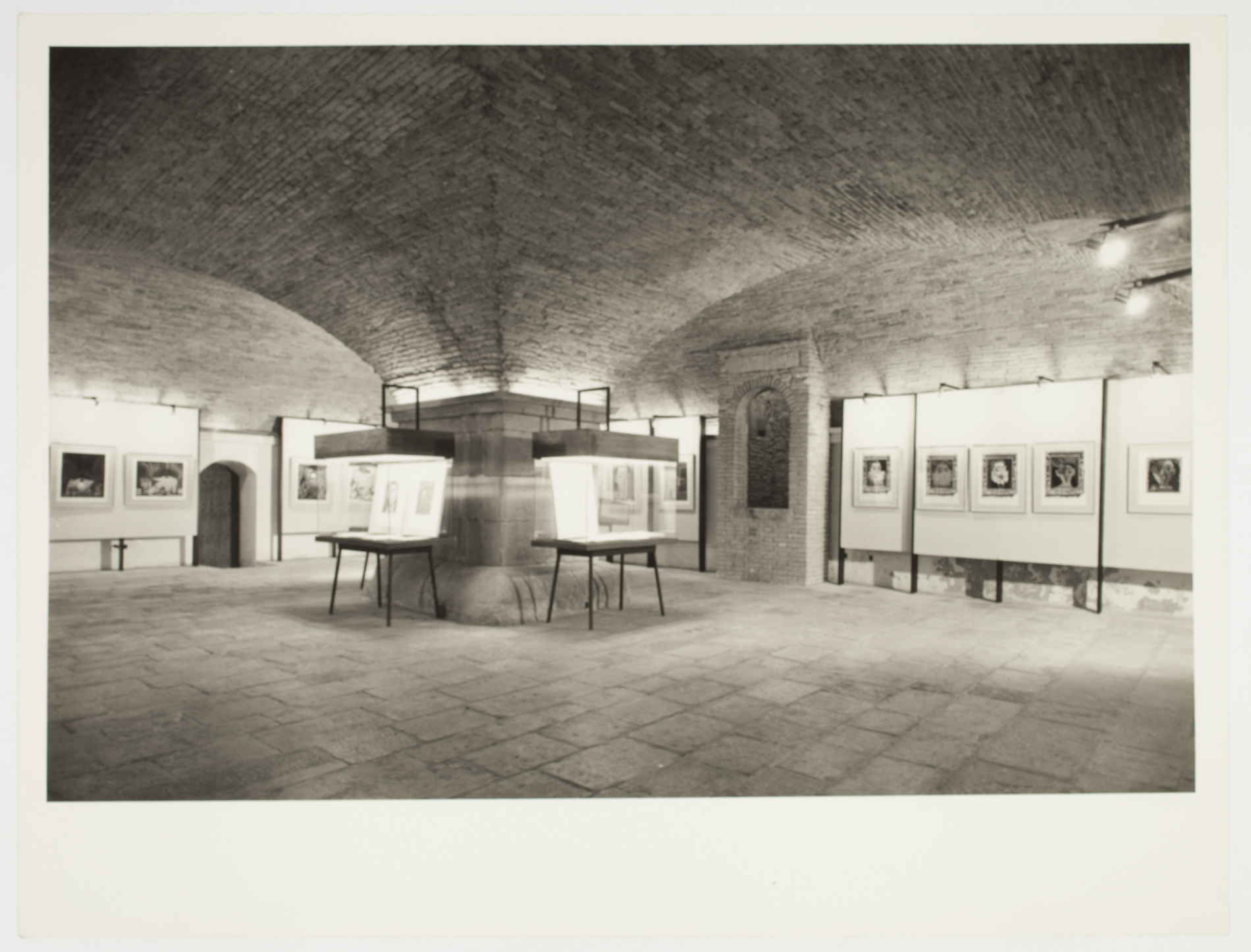 Sala d’exposició del Palau Berenguer d’Aguilar Barcelona, novembre del 1966. Fotografia: Mas. Museu Picasso, Barcelona